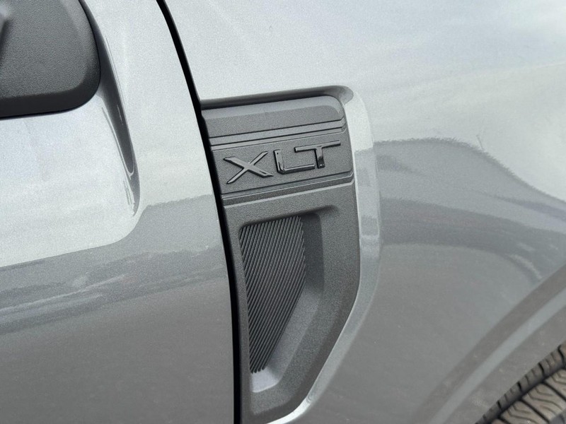 Ford Maverick Vehicle Image 10