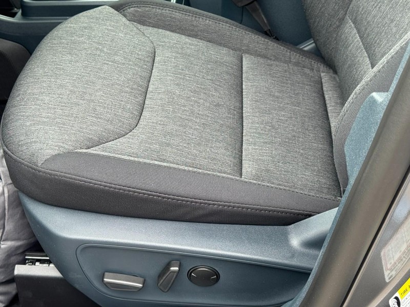 Ford Maverick Vehicle Image 12