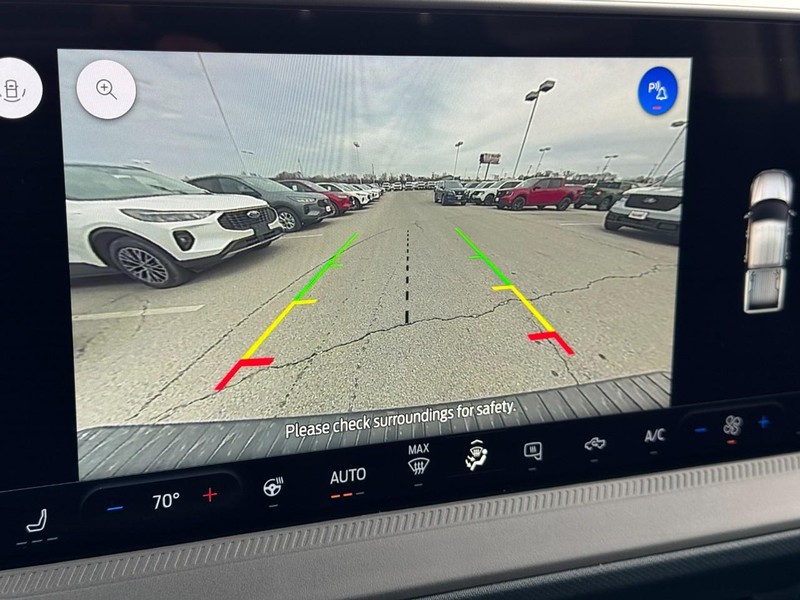 Ford Maverick Vehicle Image 16