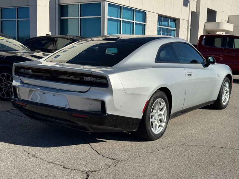 Dodge Charger Daytona Vehicle Full-screen Gallery Image 03