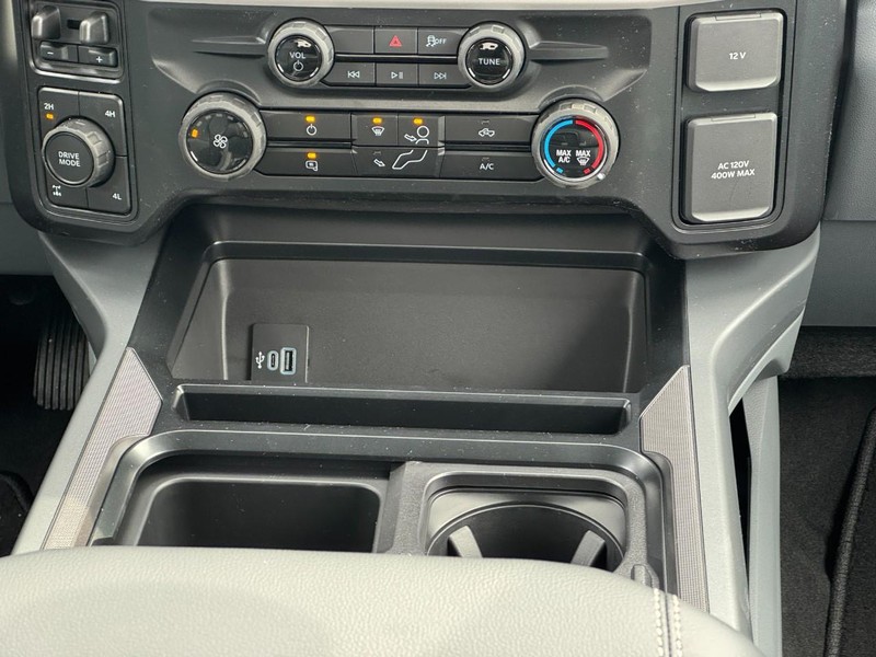 Ford Super Duty F-250 SRW Vehicle Image 10