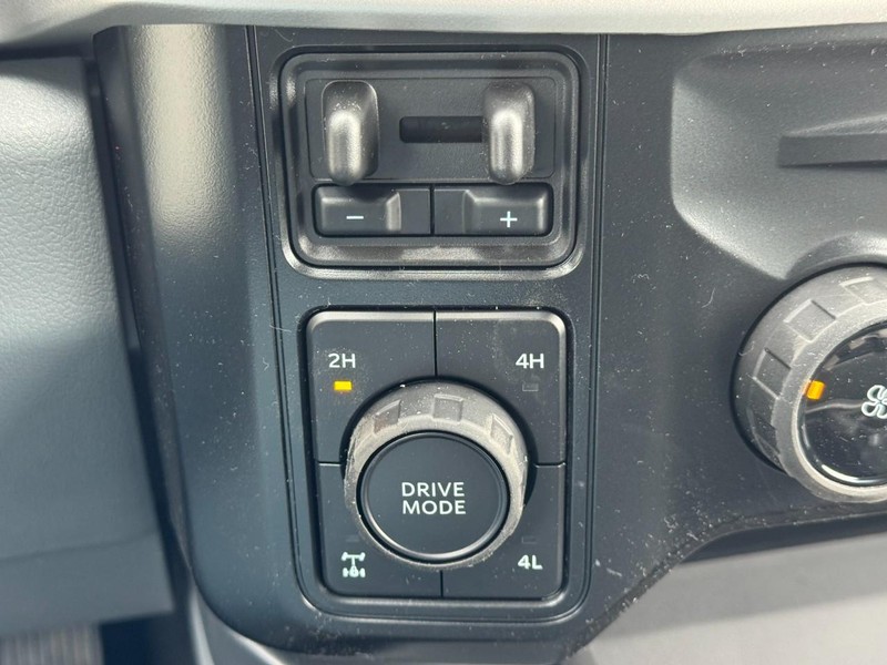 Ford Super Duty F-250 SRW Vehicle Image 18