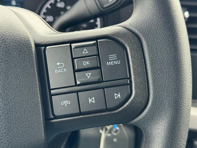 Ford Super Duty F-250 SRW Vehicle Image 16