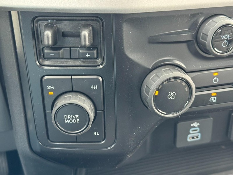 Ford Super Duty F-250 SRW Vehicle Image 17