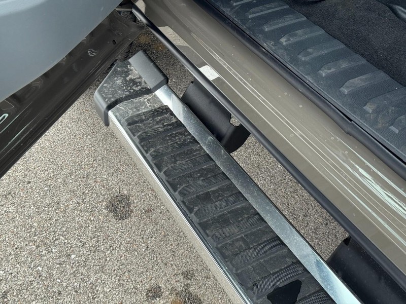 Ford Super Duty F-350 SRW Vehicle Image 14