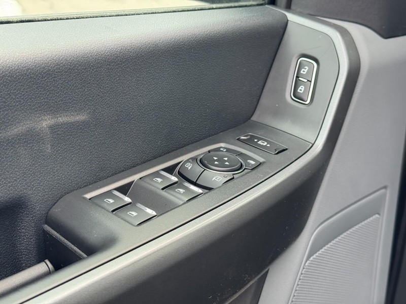 Ford Super Duty F-350 SRW Vehicle Image 15