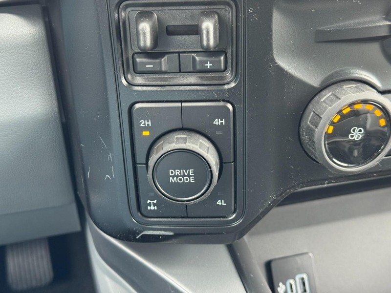 Ford Super Duty F-350 SRW Vehicle Image 20