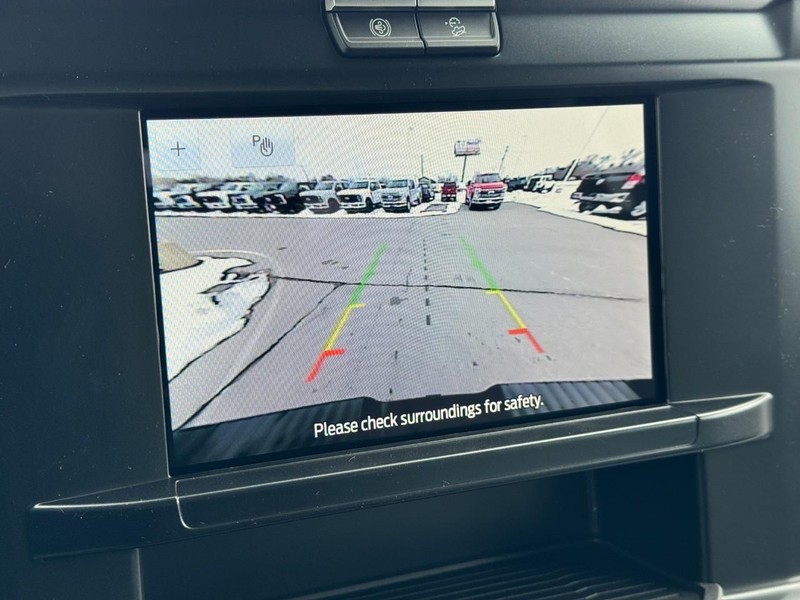 Ford Super Duty F-350 SRW Vehicle Image 21