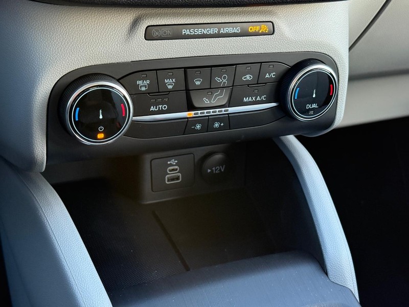 Ford Escape Vehicle Image 13