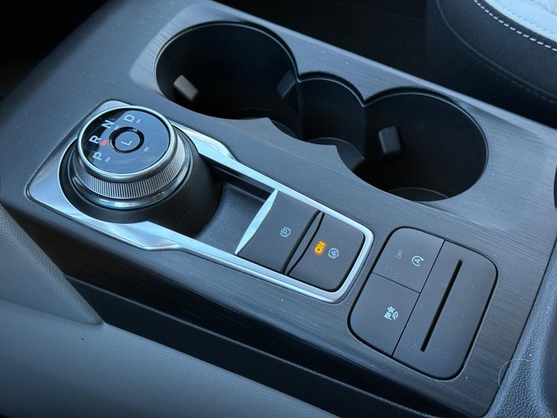 Ford Escape Vehicle Image 14