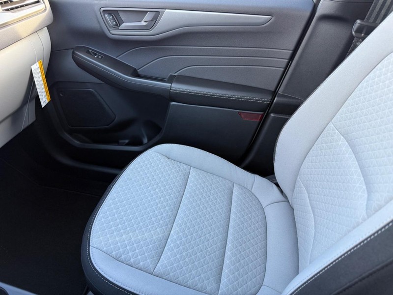 Ford Escape Vehicle Image 15