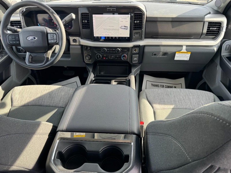 Ford Super Duty F-350 SRW Vehicle Image 07