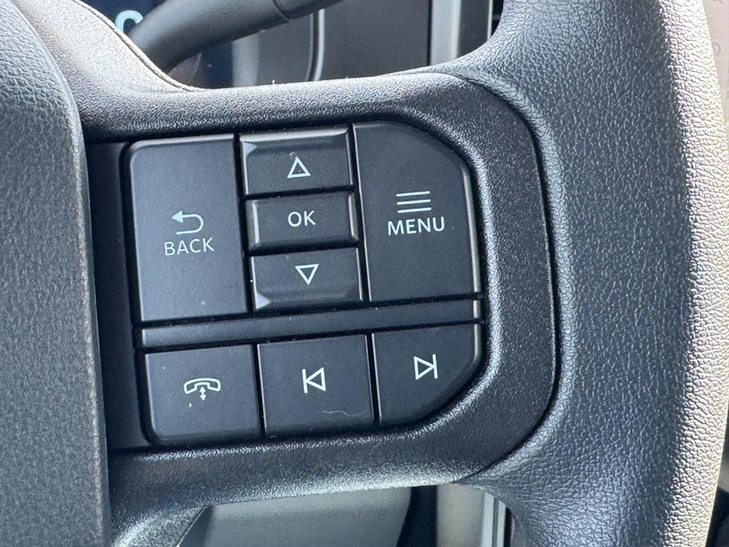 Ford Super Duty F-350 SRW Vehicle Image 17