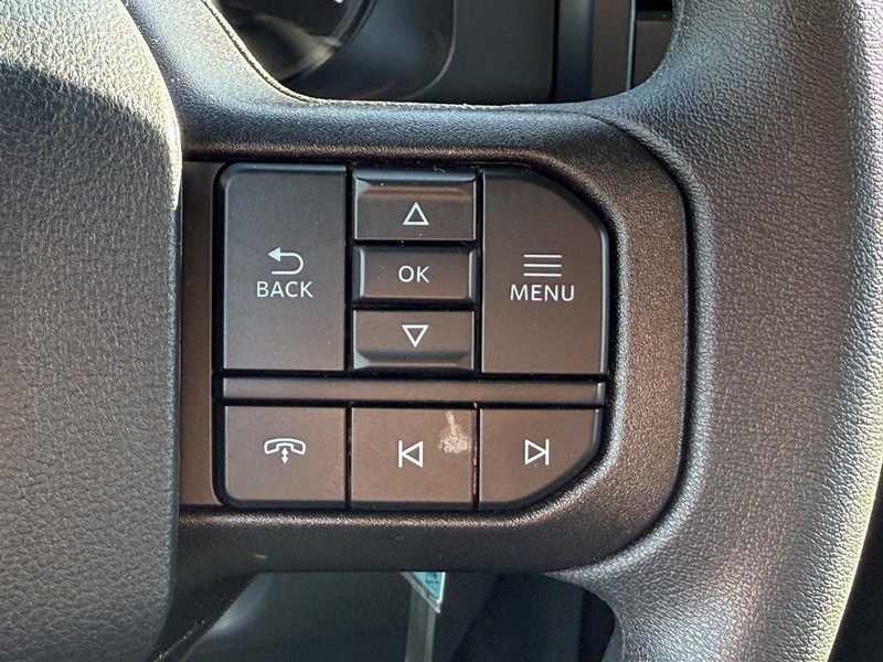 Ford Super Duty F-350 DRW Vehicle Image 09