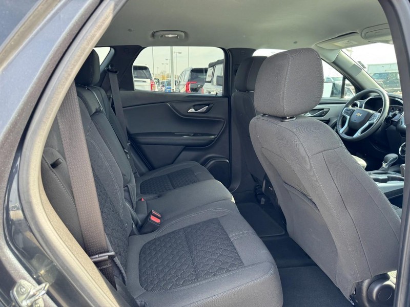 Chevrolet Blazer Vehicle Full-screen Gallery Image 10