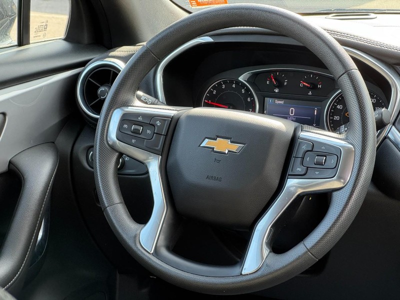 Chevrolet Blazer Vehicle Full-screen Gallery Image 12