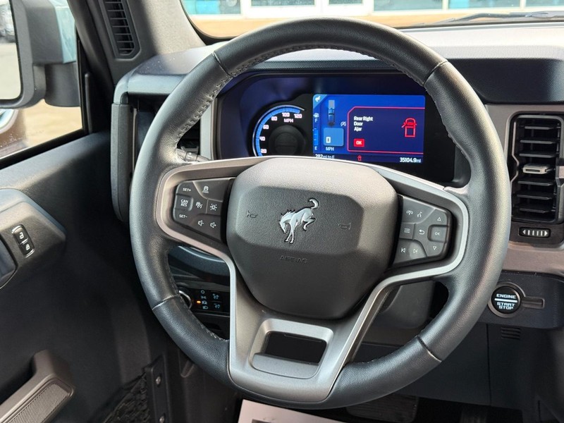 Ford Bronco Vehicle Image 12