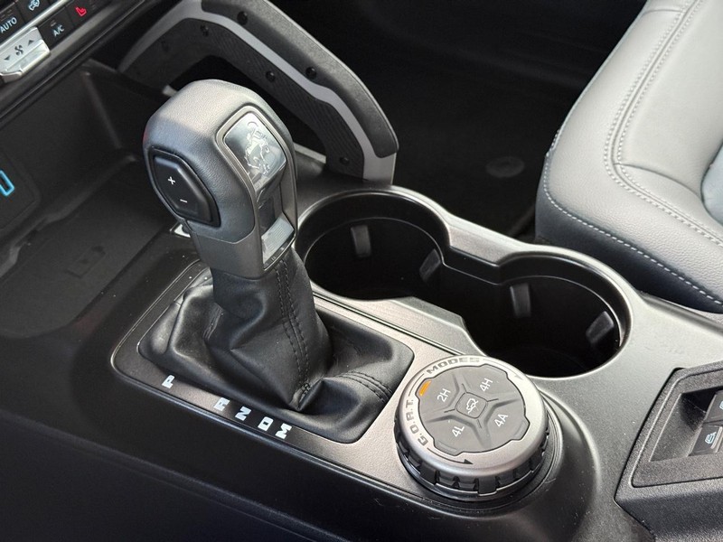 Ford Bronco Vehicle Image 18