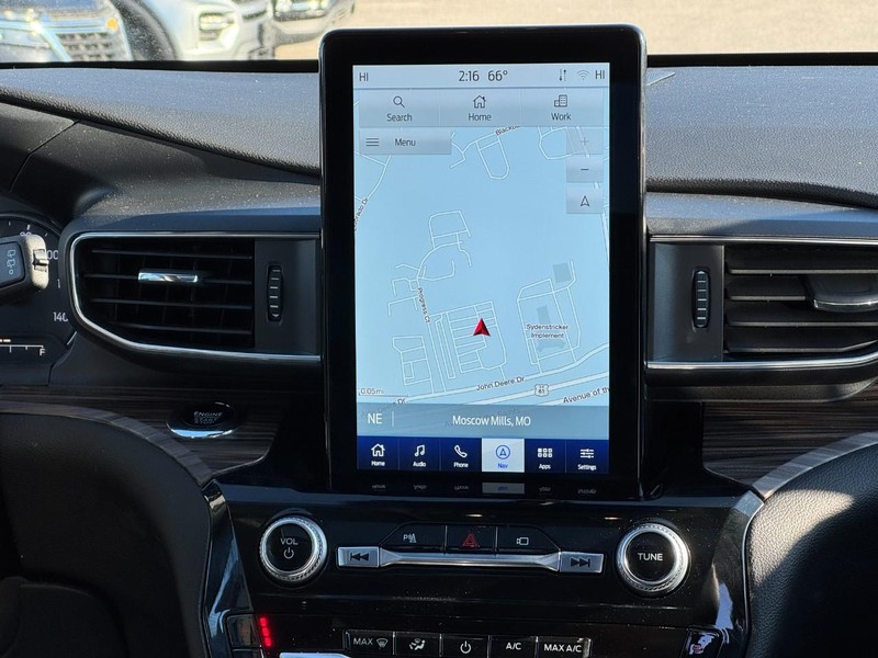 Ford Explorer Vehicle Image 14