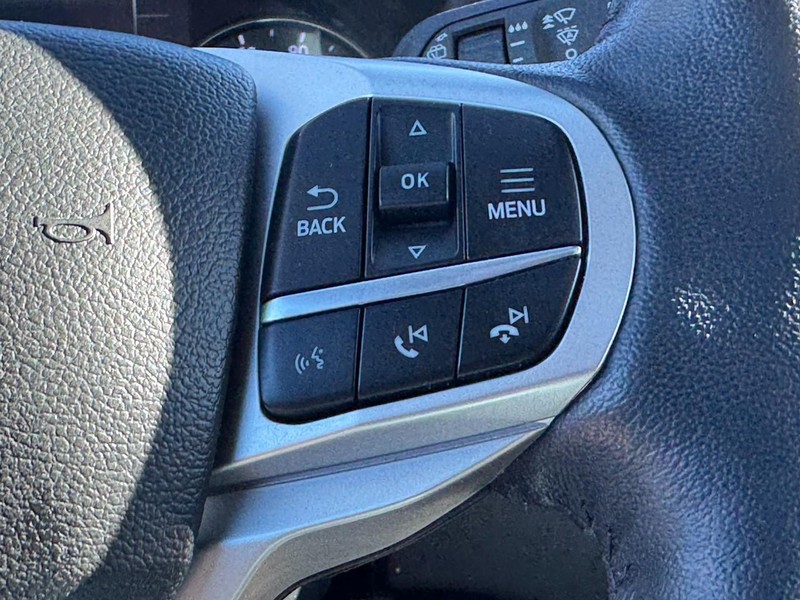 Ford Explorer Vehicle Image 21