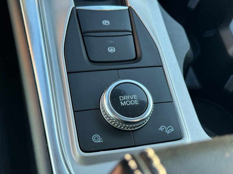 Ford Explorer Vehicle Image 26