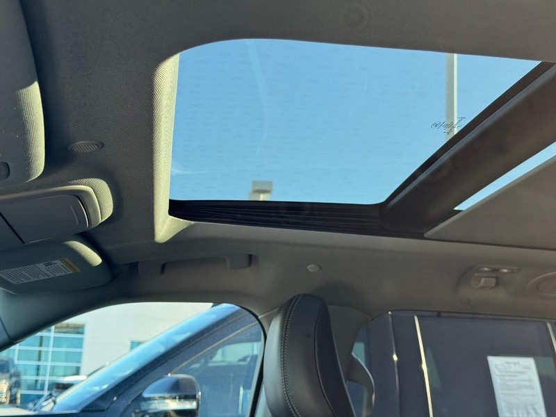 Ford Explorer Vehicle Image 30