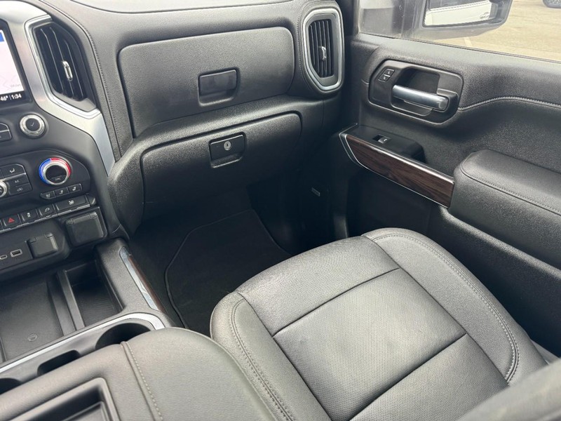 GMC Sierra 3500HD Vehicle Image 15