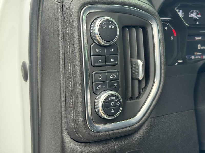 GMC Sierra 3500HD Vehicle Image 17