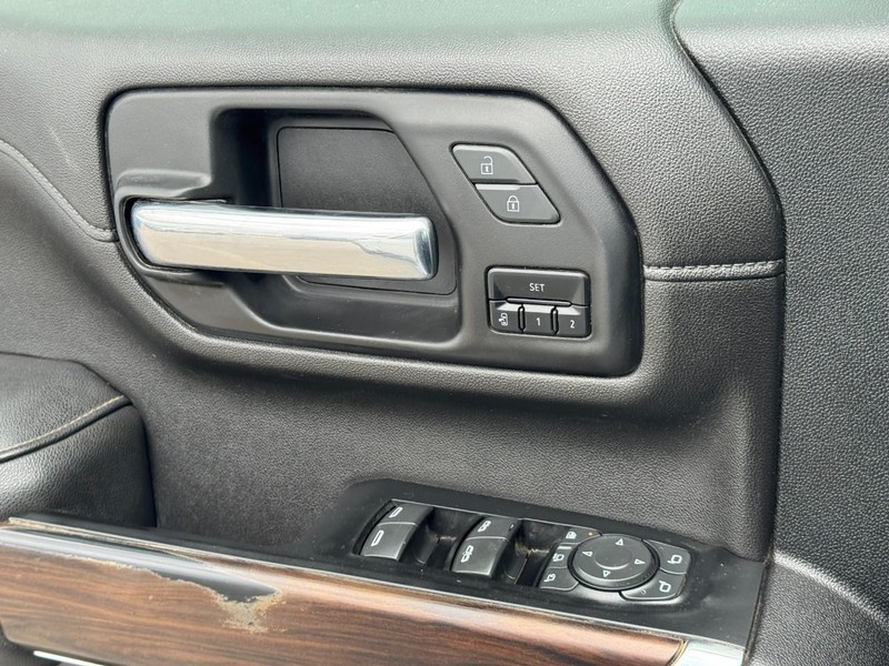 GMC Sierra 3500HD Vehicle Image 24