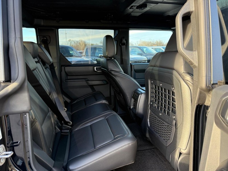 Ford Bronco Vehicle Image 06