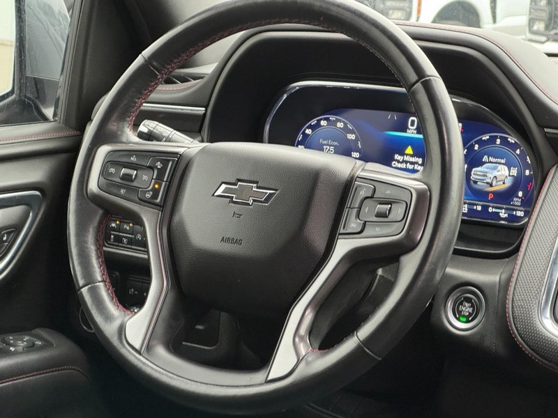 Chevrolet Suburban Vehicle Full-screen Gallery Image 12