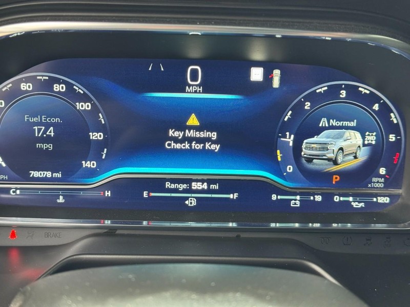 Chevrolet Suburban Vehicle Full-screen Gallery Image 19