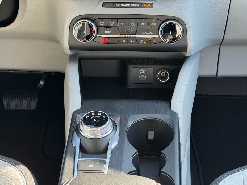 Ford Escape Vehicle Image 09