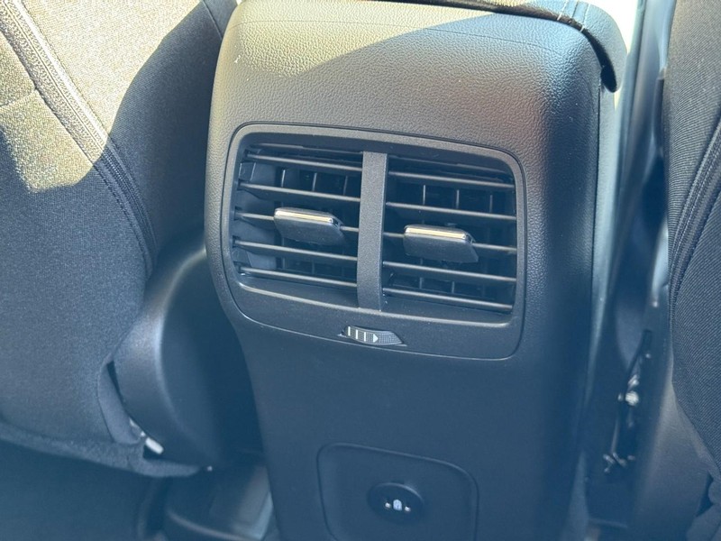 Ford Escape Vehicle Image 10