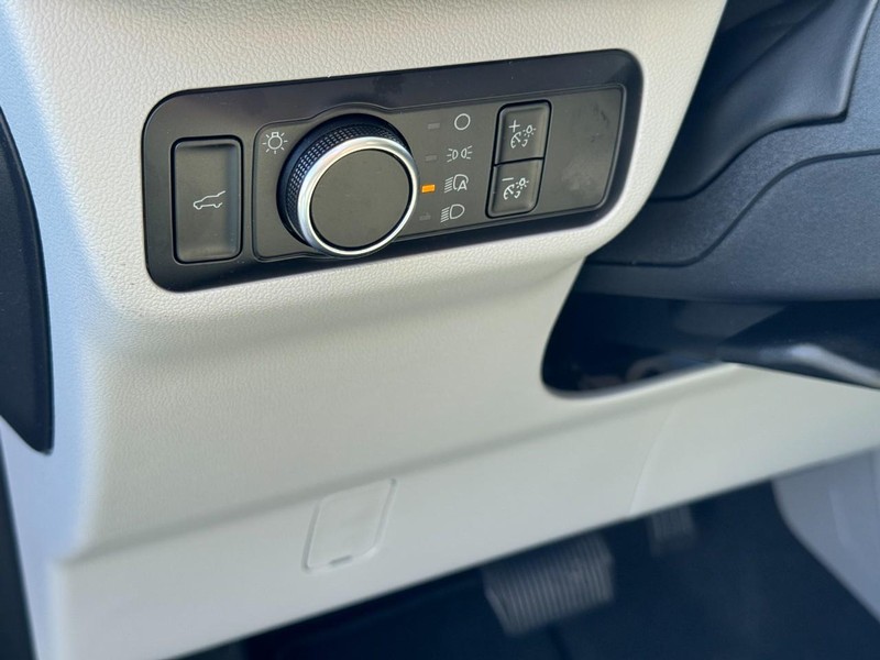 Ford Escape Vehicle Image 12