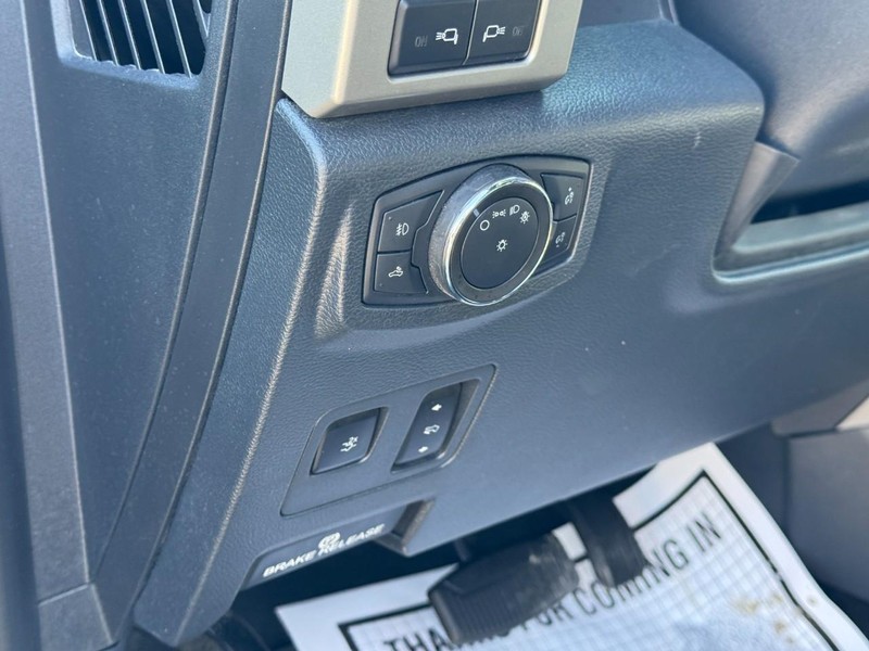 Ford Super Duty F-350 SRW Vehicle Image 18