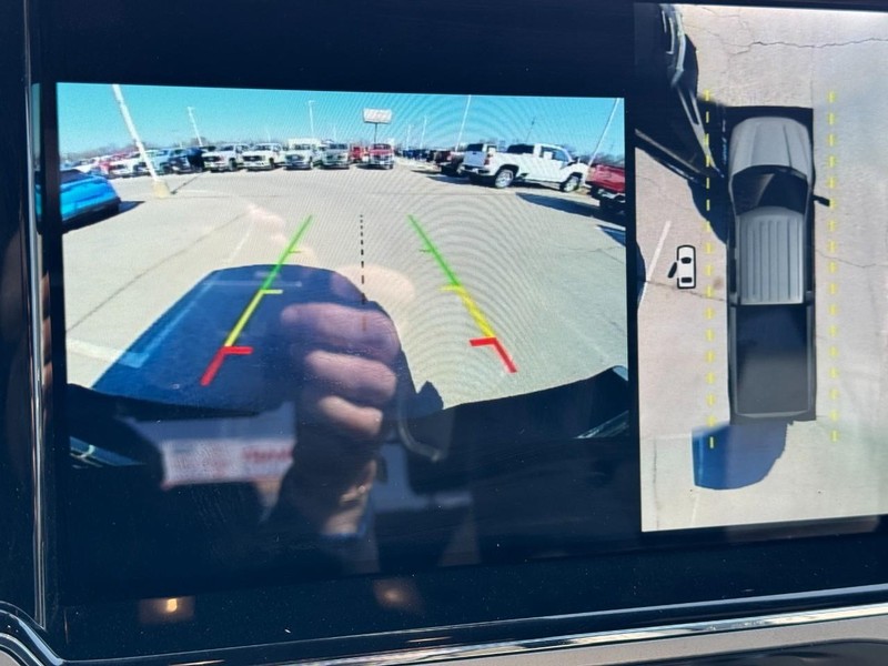 Ford Super Duty F-350 SRW Vehicle Image 23