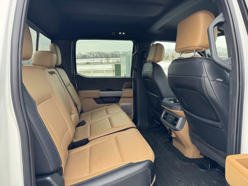 Ford Super Duty F-350 SRW Vehicle Image 10