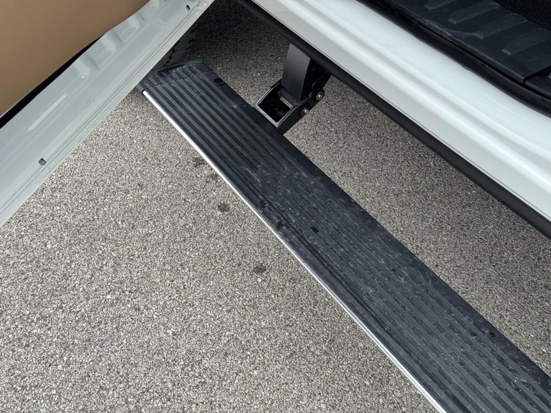 Ford Super Duty F-350 SRW Vehicle Image 17