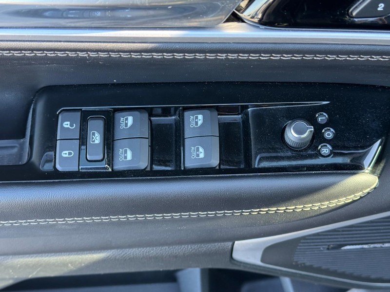 Jeep Wagoneer Vehicle Full-screen Gallery Image 20