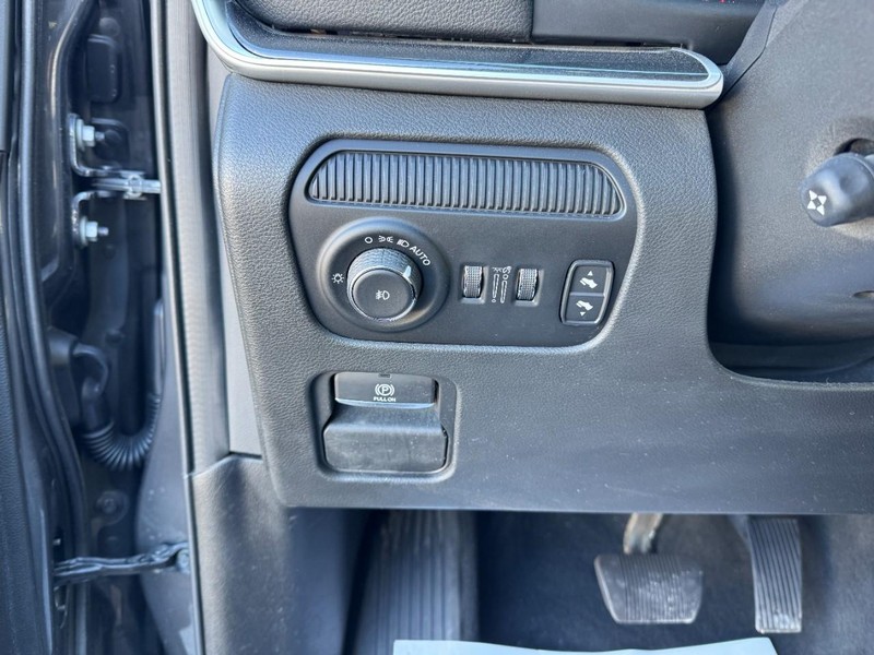 Jeep Wagoneer Vehicle Full-screen Gallery Image 25