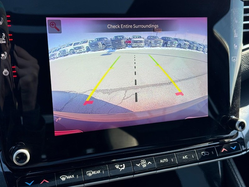 Jeep Wagoneer Vehicle Full-screen Gallery Image 28