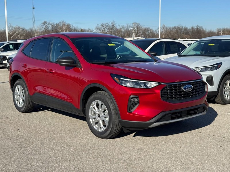 Ford Escape Vehicle Full-screen Gallery Image 2