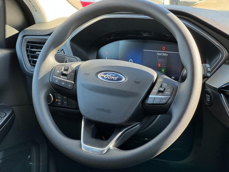 Ford Escape Vehicle Full-screen Gallery Image 7