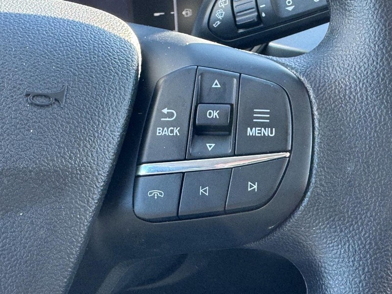 Ford Escape Vehicle Full-screen Gallery Image 14