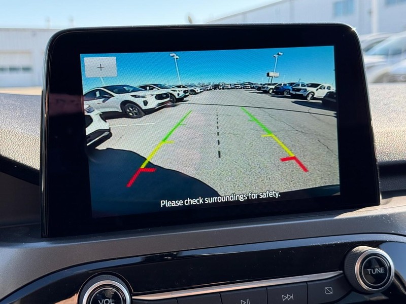 Ford Escape Vehicle Full-screen Gallery Image 16