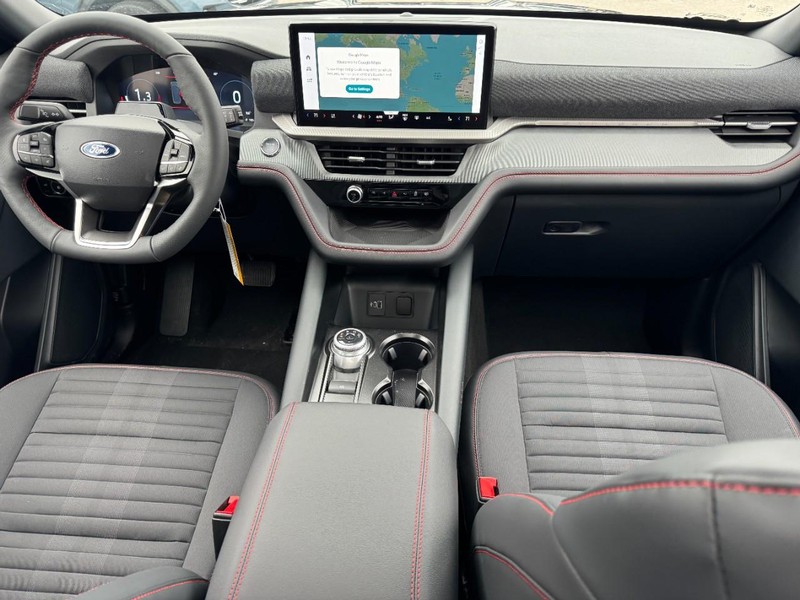 Ford Explorer Vehicle Full-screen Gallery Image 6