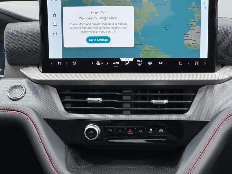 Ford Explorer Vehicle Full-screen Gallery Image 8