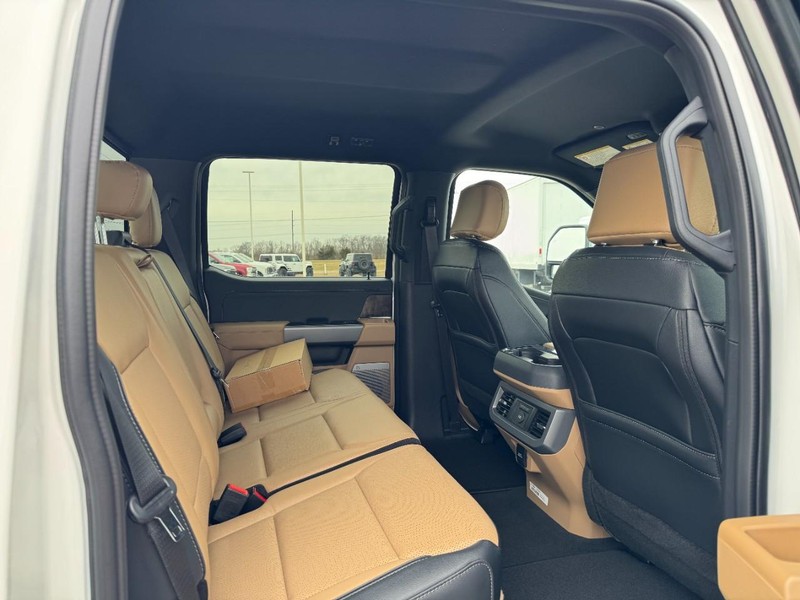 Ford Super Duty F-250 SRW Vehicle Image 05