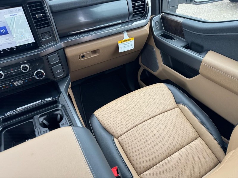 Ford Super Duty F-250 SRW Vehicle Image 10